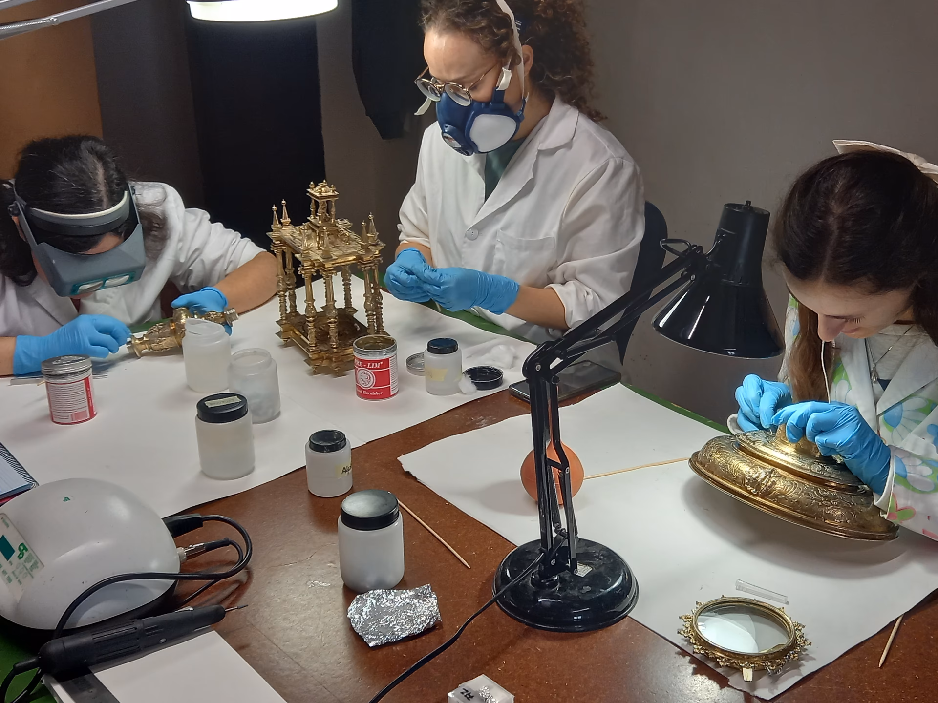 What is La laboratorio de idiomas in english?